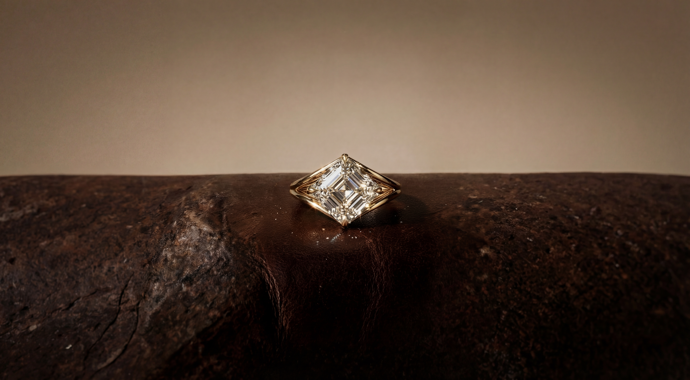 Asscher Shape Collection - 18 KARATS INC.