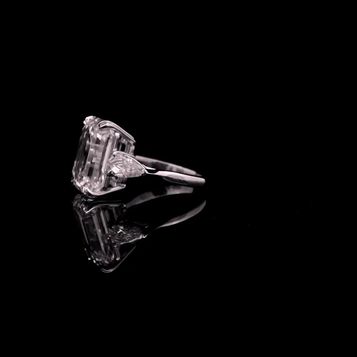 10.01ct Emerald Natural Diamond (Colour F, Clarity SI1, Cut GD, GIA Certified)