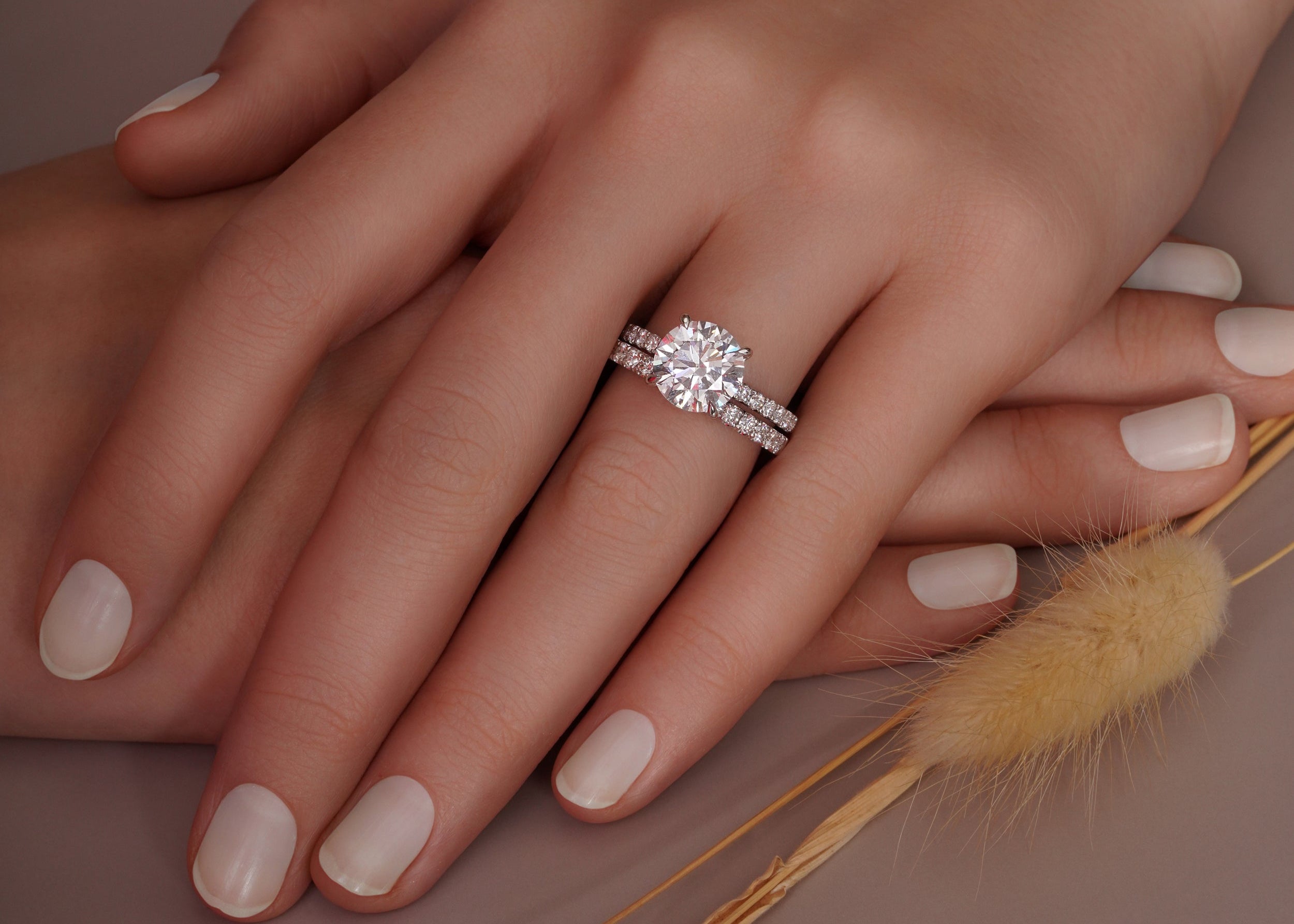 18 KARATS Diamond Ring and Wedding Band