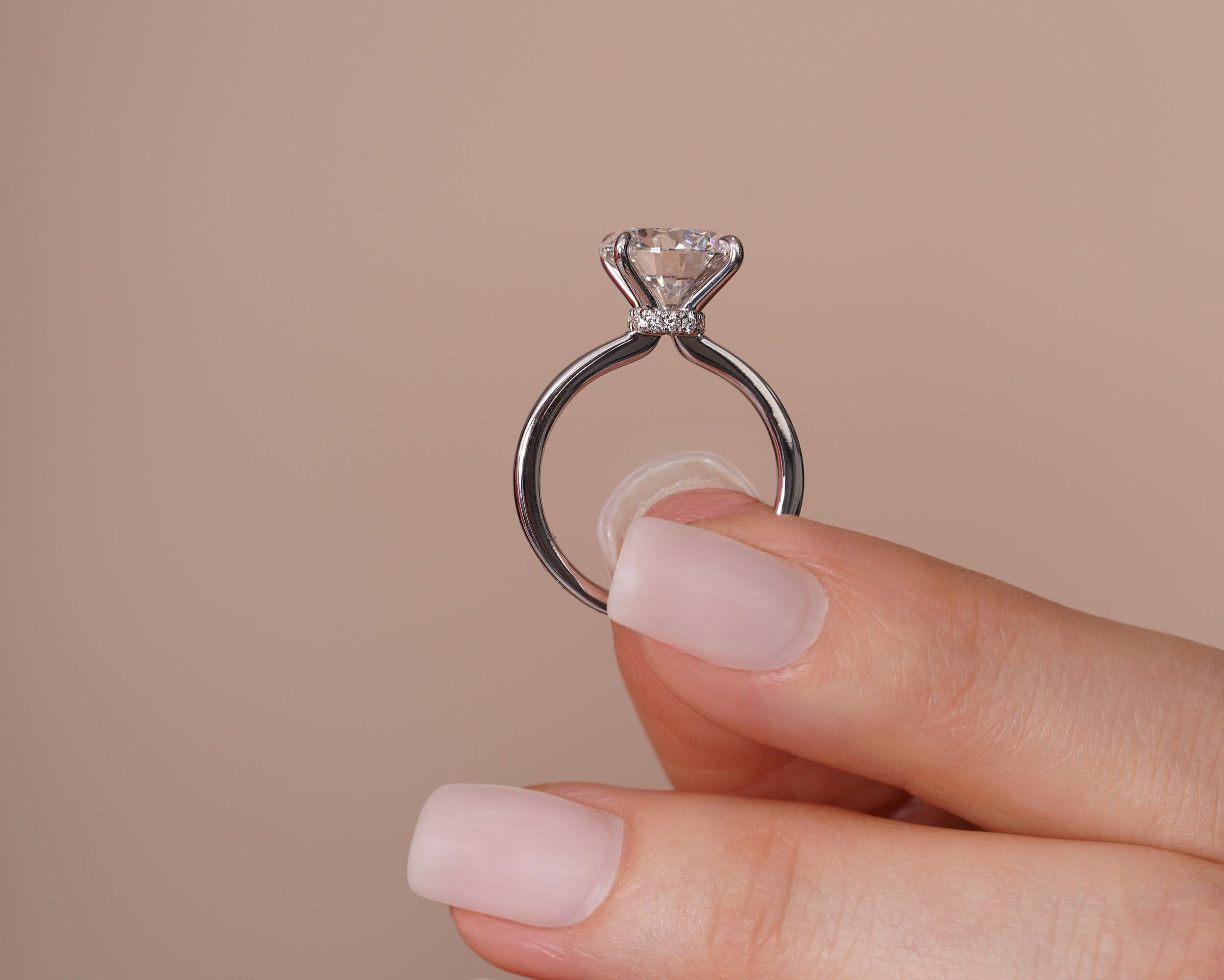 18 KARATS Diamond Ring 