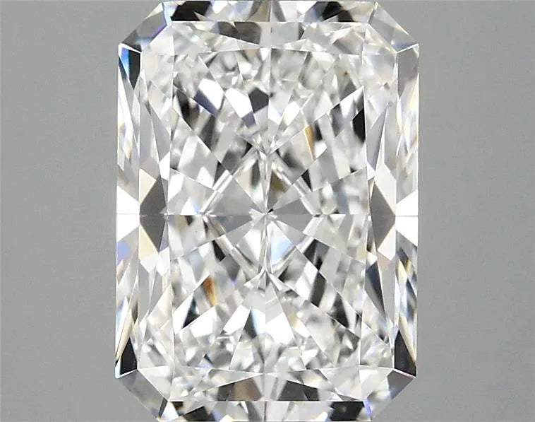 3.10ct Radiant Lab Grown Diamond (Colour E, Clarity VVS2, IGI Certified)