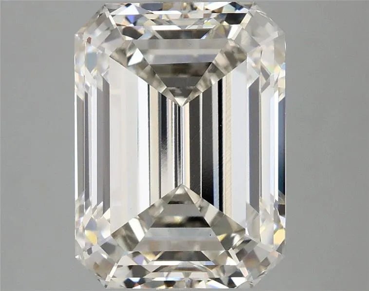 4.07ct Emerald Lab Grown Diamond (Colour H, Clarity VVS2, IGI Certified) in diamond by 18 KARATS INC.