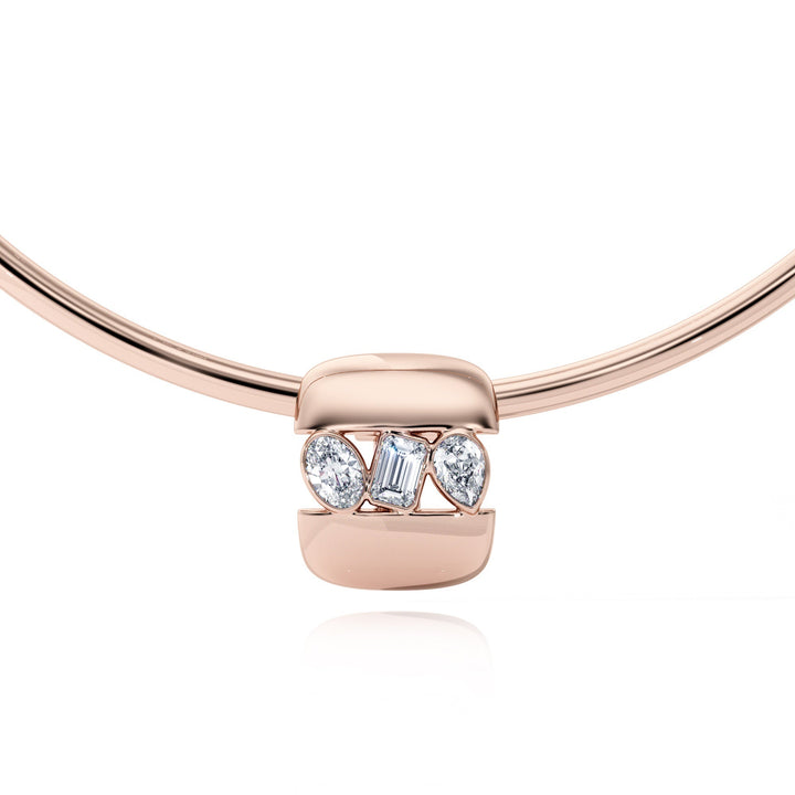 Pendent "Piece of Peace" - SC1002 in Necklace by 18 KARATS